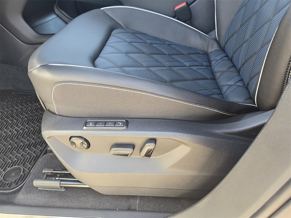 New 2026 Volkswagen Atlas Cross Sport SEL Premium R-Line image 19