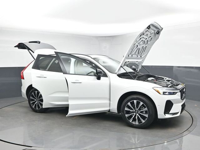 Used 2024 Volvo XC60 B5 Plus w/ Protection Package Premier image 52
