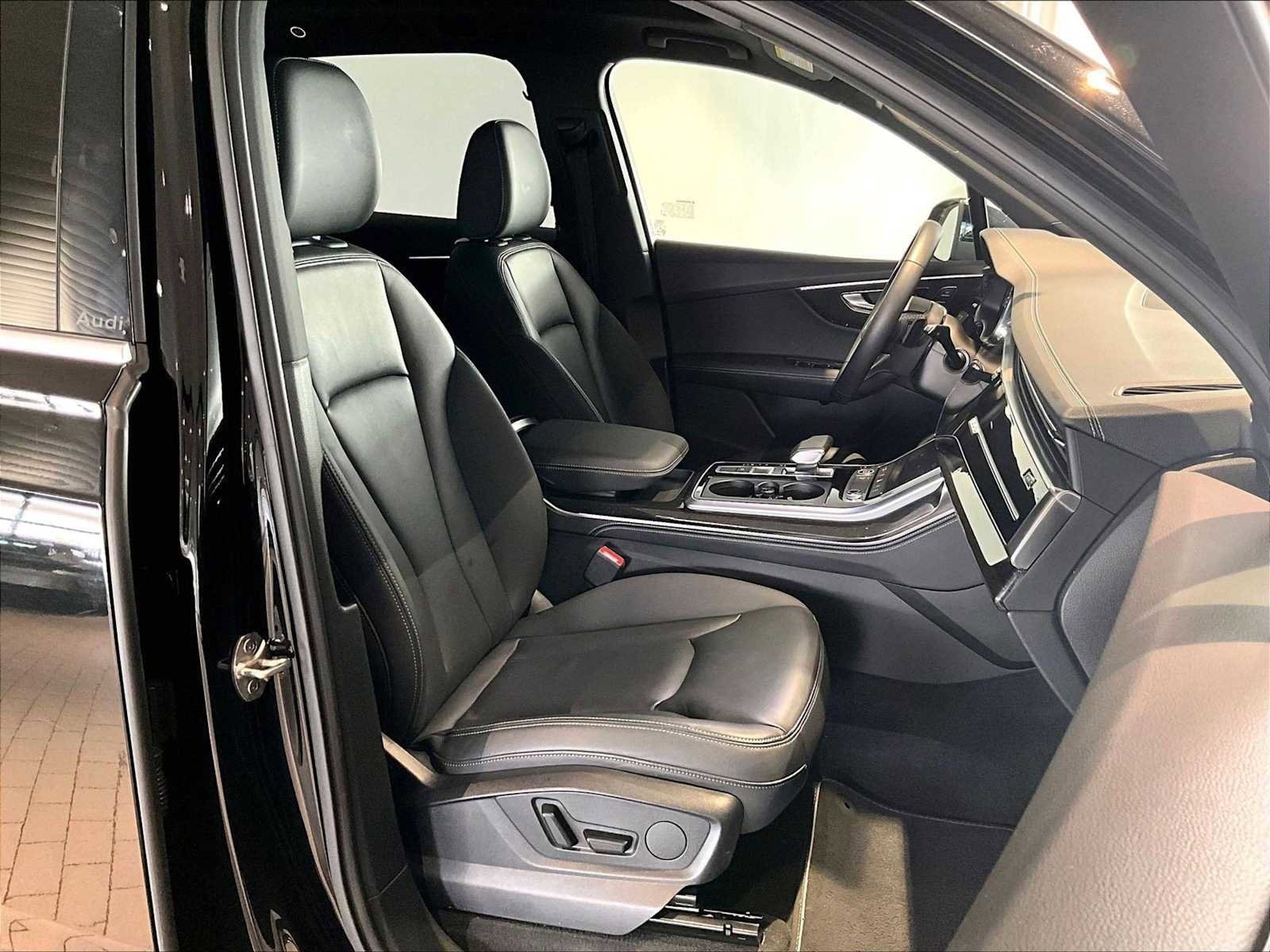 Used 2025 Audi Q7 3.0T Premium Plus image 22