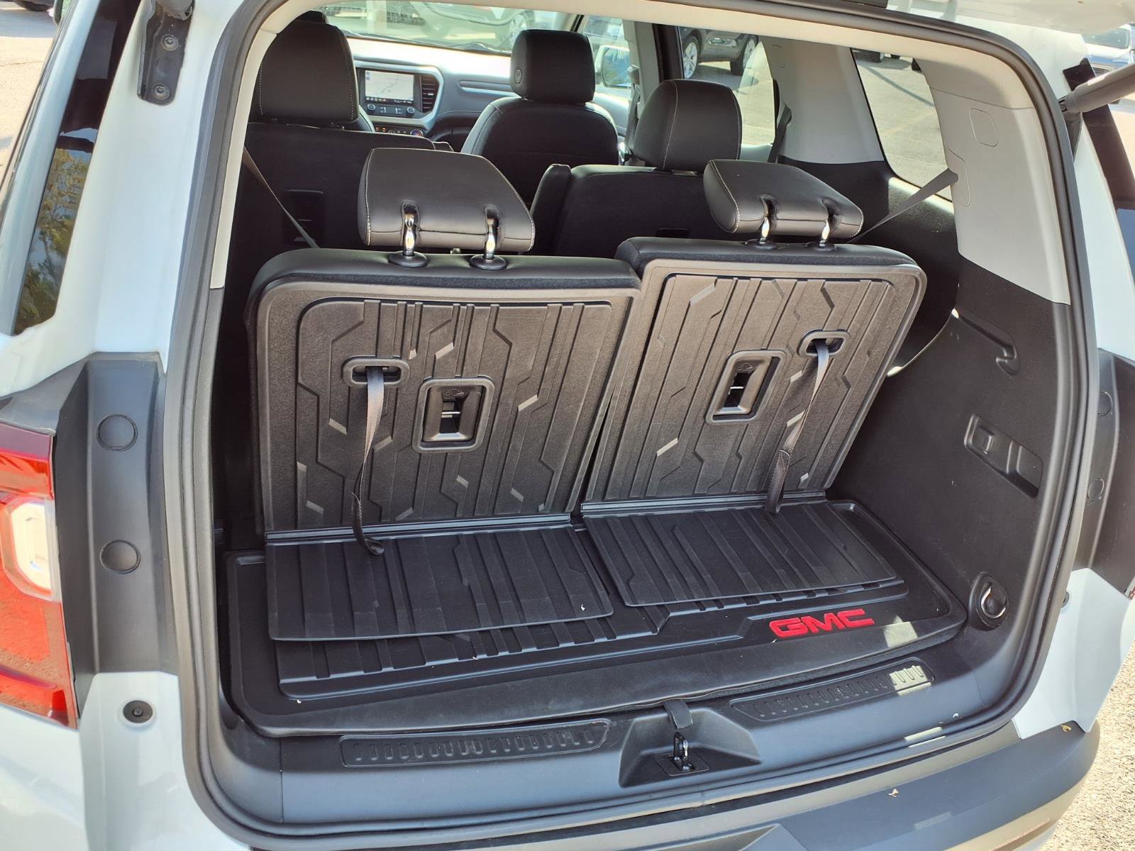 Used 2023 GMC Acadia SLT w/ LPO, Floor Liner Package AWD/4WD image 34