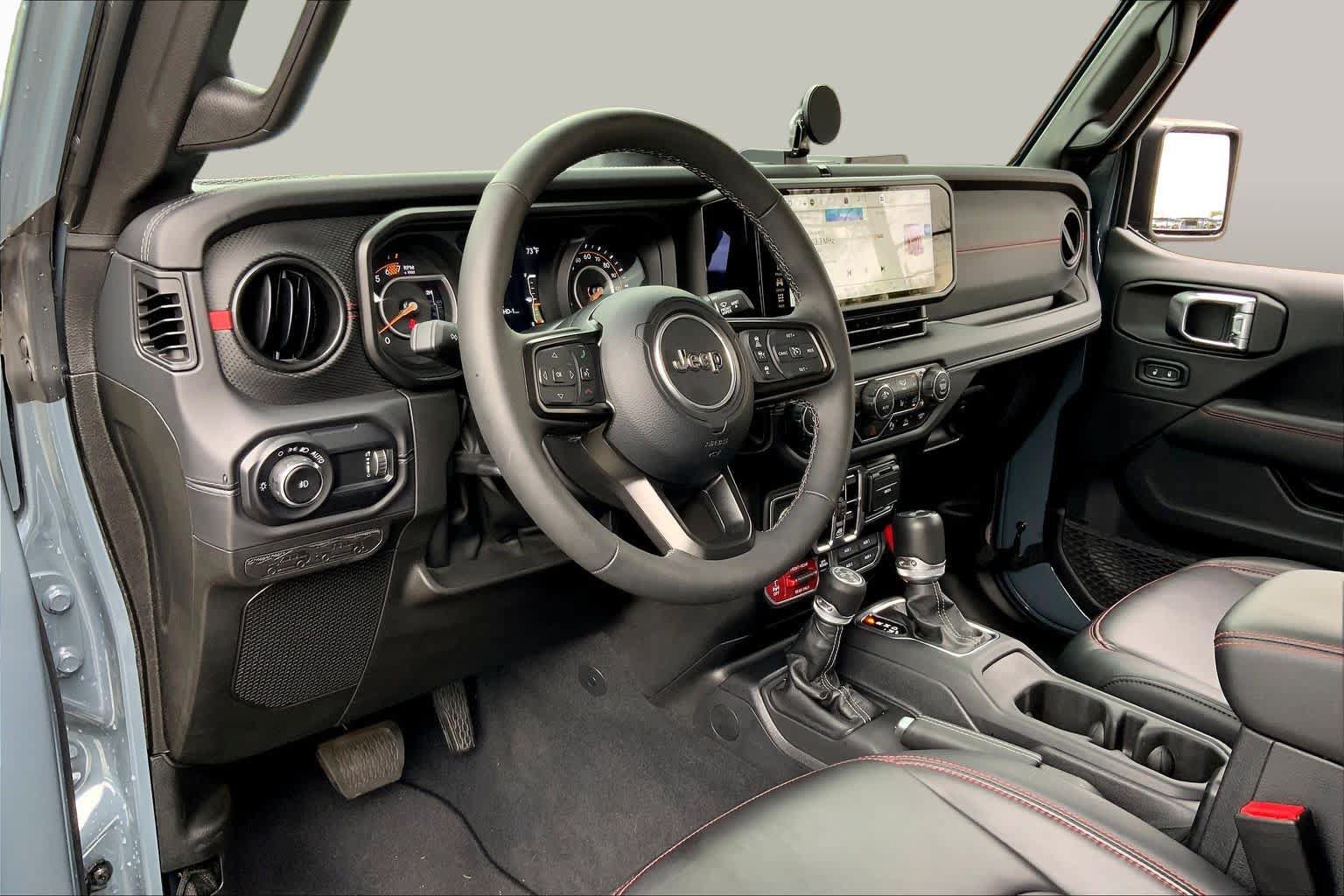 Used 2025 Jeep Wrangler Unlimited Rubicon AWD/4WD image 18
