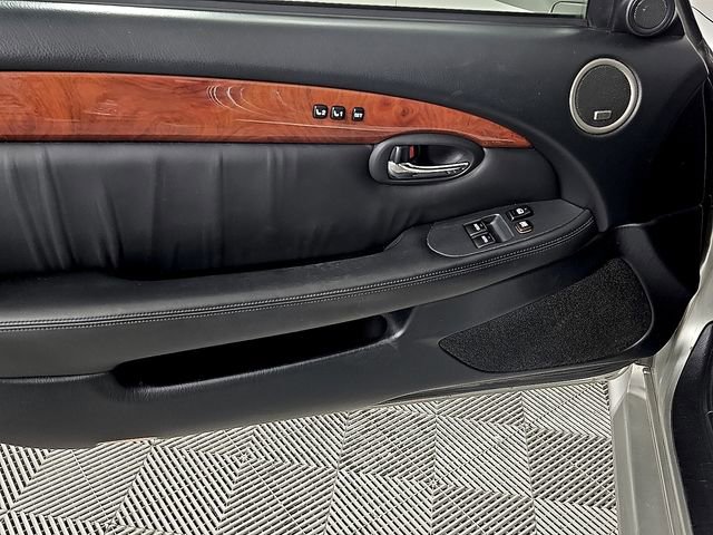 Used 2004 Lexus SC 430 Convertible image 12