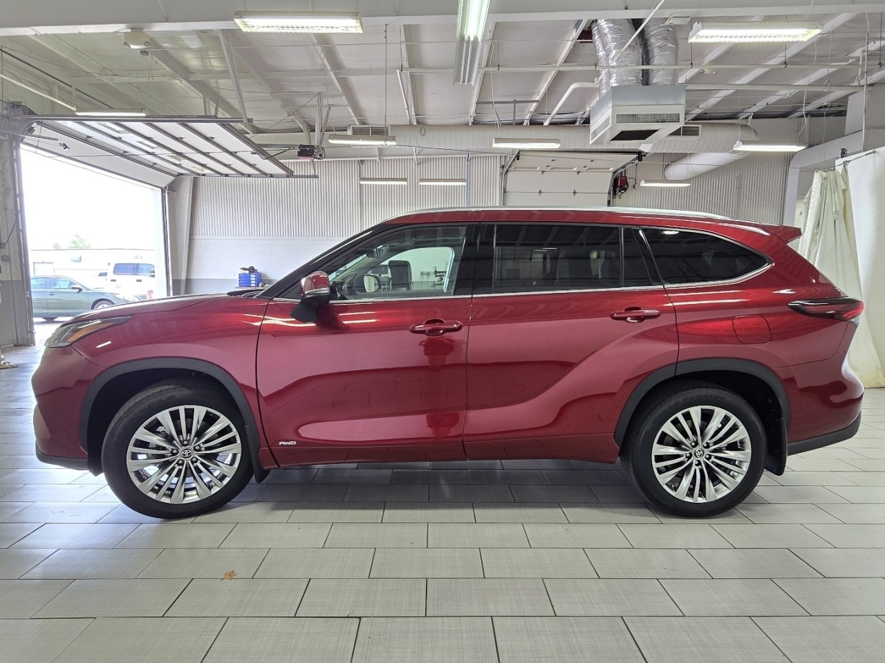 New 2026 Toyota Highlander Platinum AWD/4WD image 14