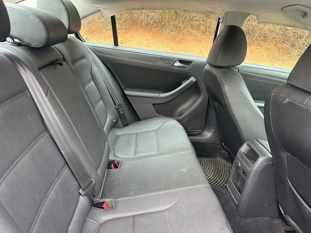Used 2011 Volkswagen Jetta SE image 9