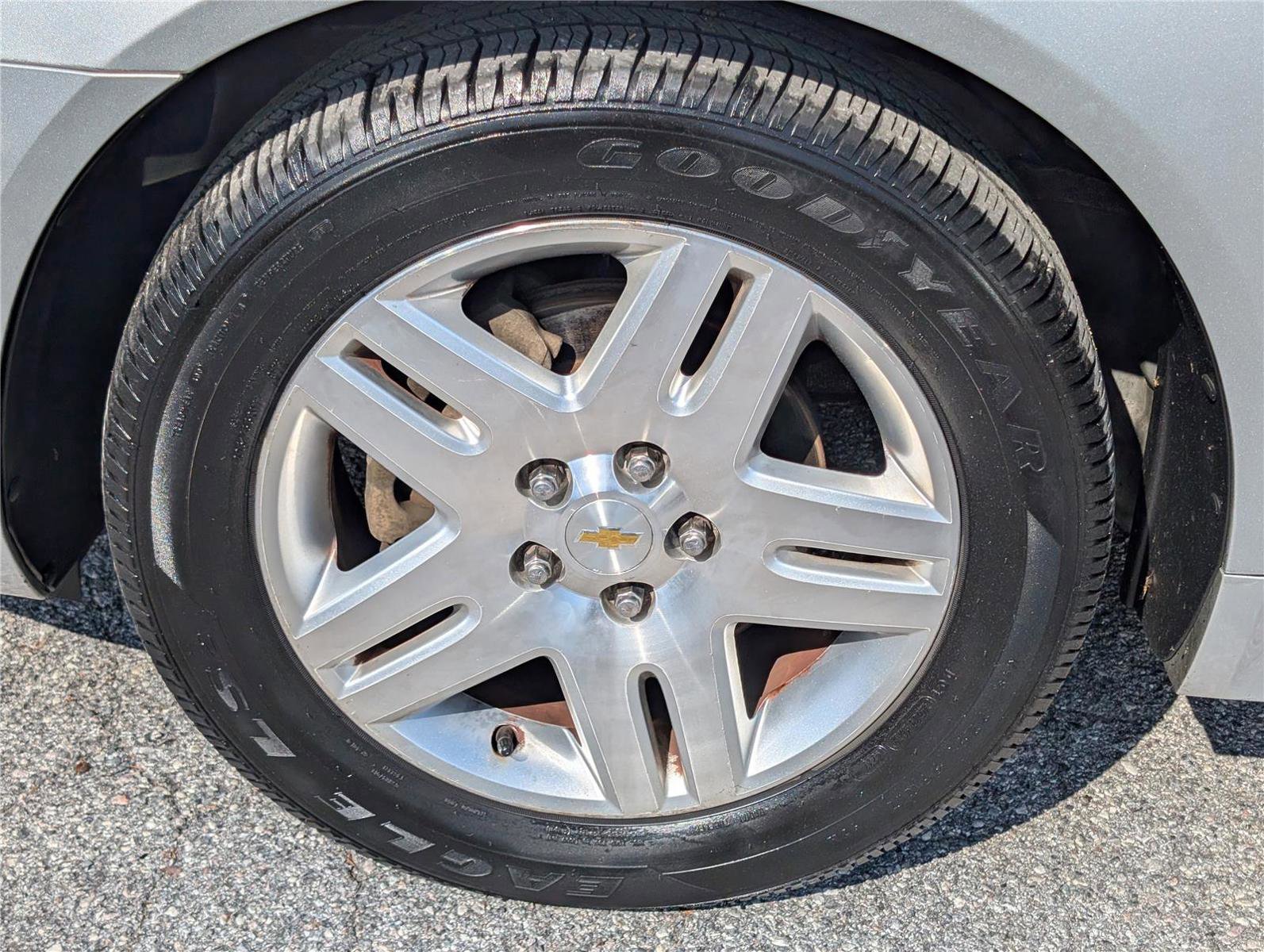 Used 2011 Chevrolet Impala LT FWD image 10