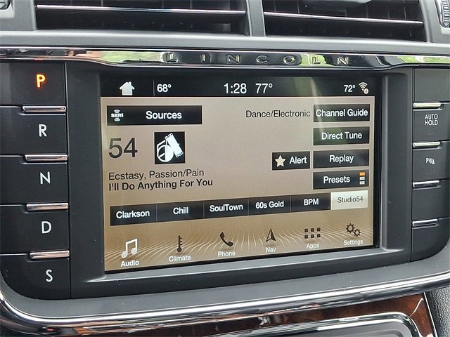 Used 2017 Lincoln Continental Select FWD image 17