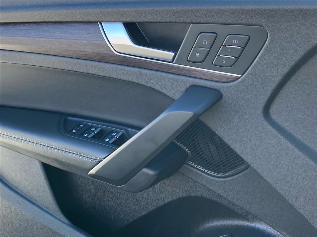 Used 2022 Audi Q5 2.0T Premium Plus w/ Premium Plus Package image 16