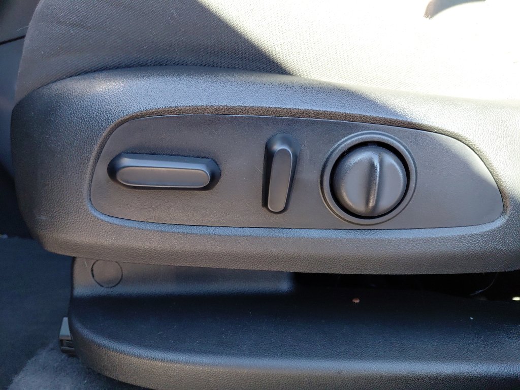 Used 2021 Chevrolet Equinox LT image 17