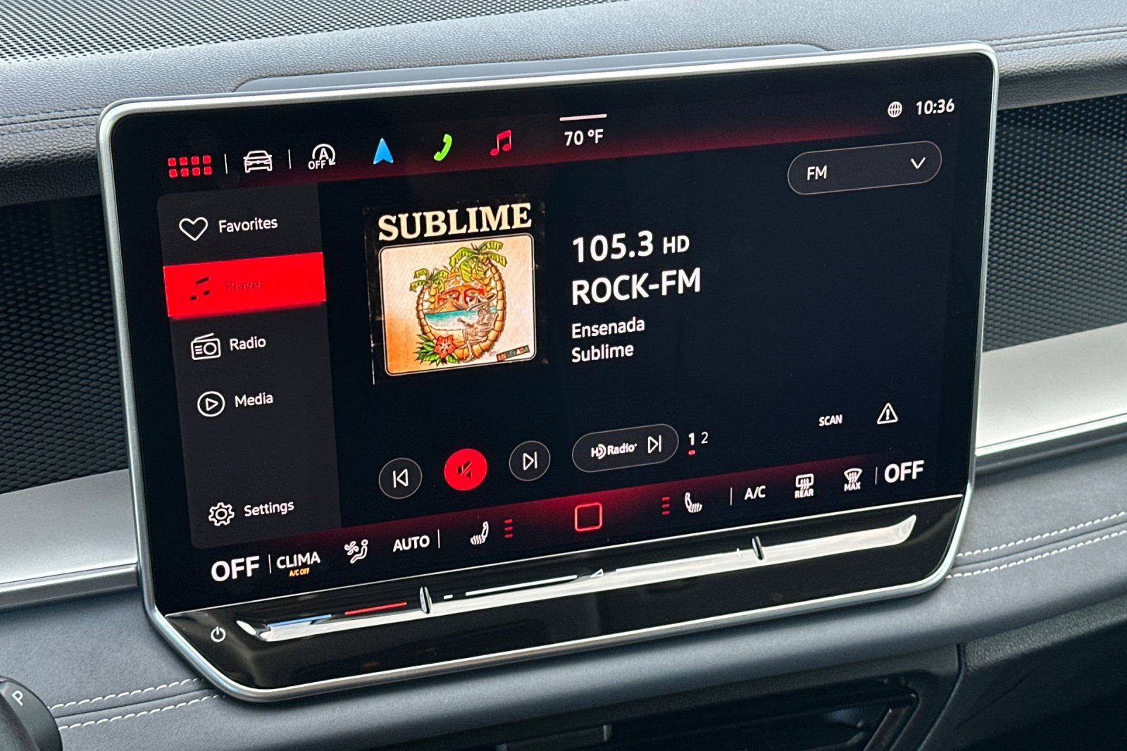 Used 2025 Volkswagen Tiguan SE FWD image 25