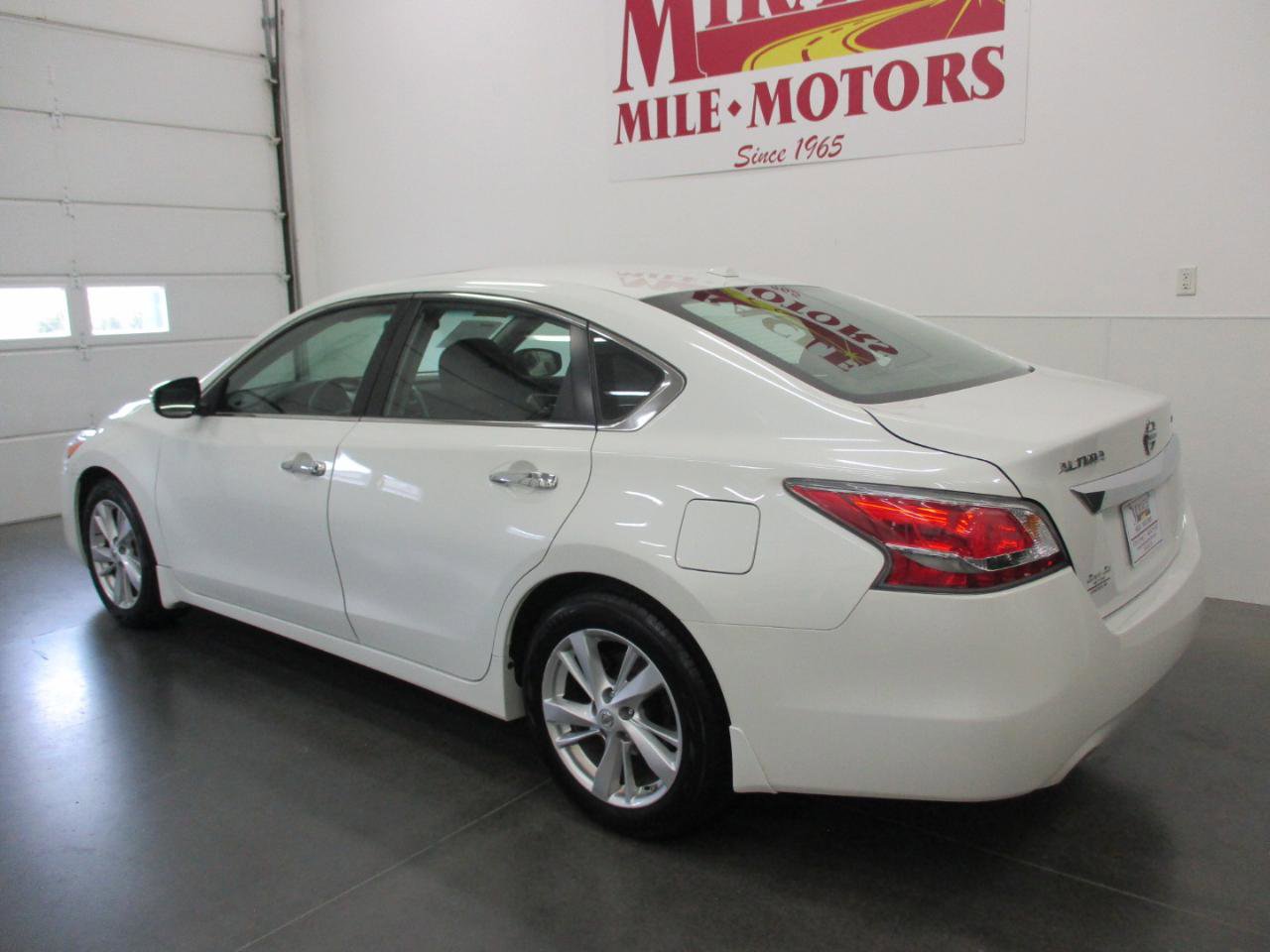 Used 2015 Nissan Altima 2.5 SL w/ Moonroof Package image 4