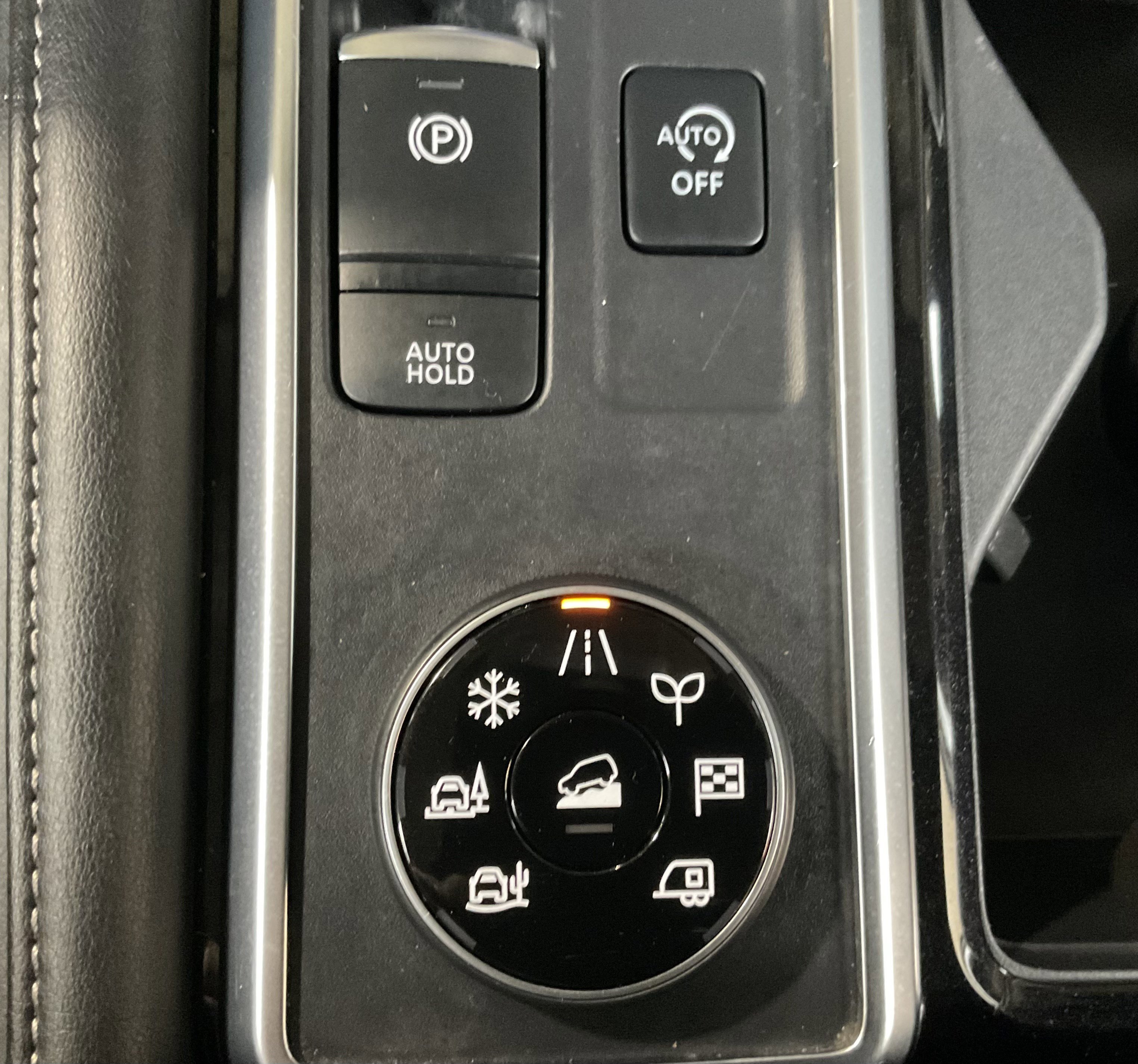 Used 2025 Nissan Pathfinder SL image 19