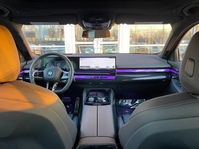 Used 2025 BMW 550e xDrive w/ Premium Package image 42