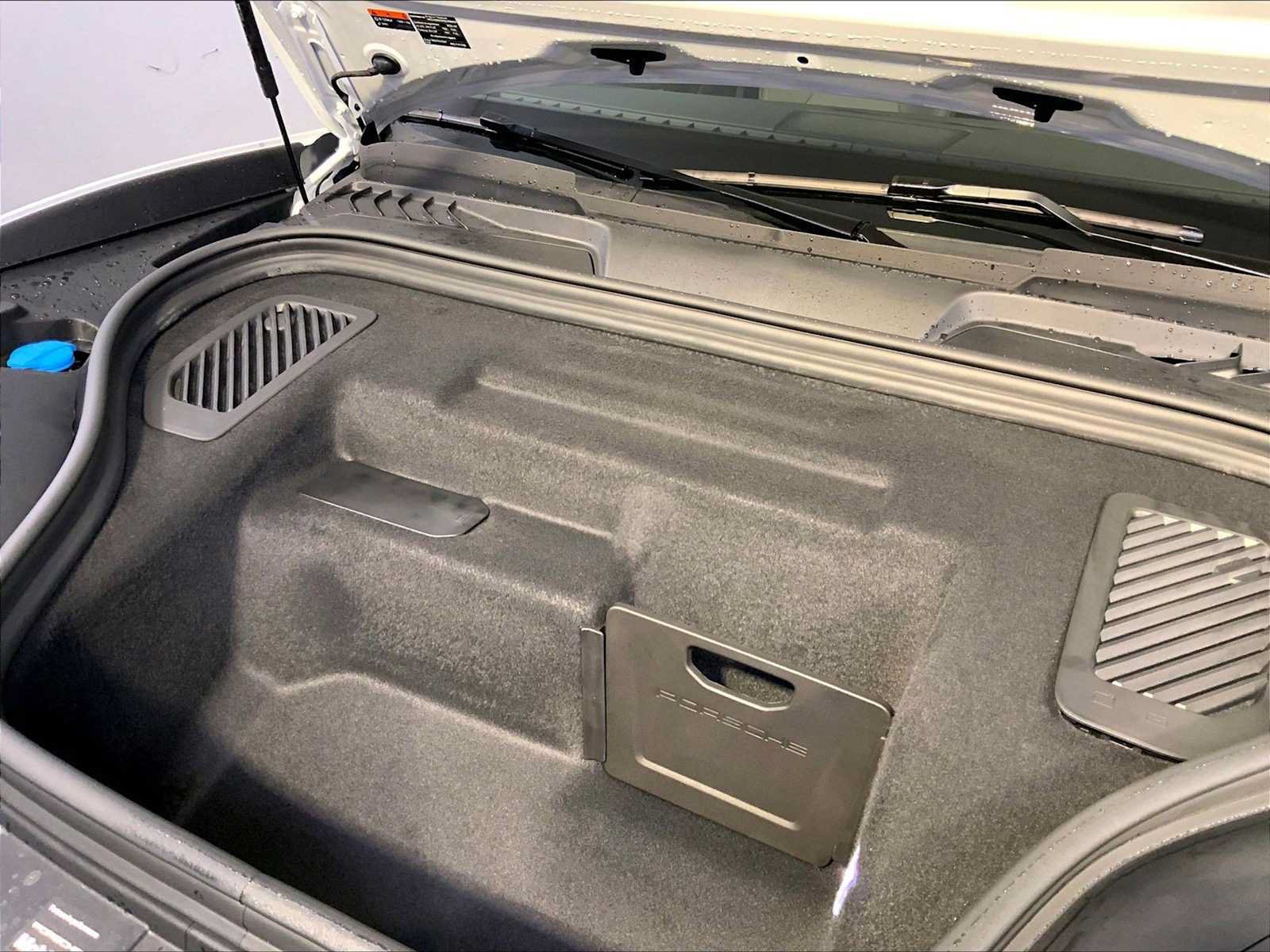 New 2026 Porsche Macan 4 Electric AWD/4WD image 22