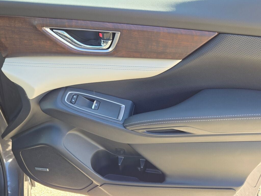 Used 2022 Subaru Ascent Touring w/ Popular Package #2A image 7