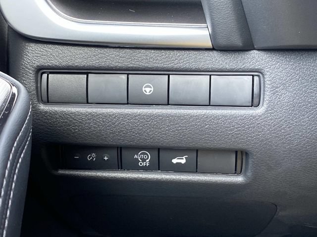 New 2026 Nissan Rogue SV w/ Cold Weather Package AWD/4WD image 13