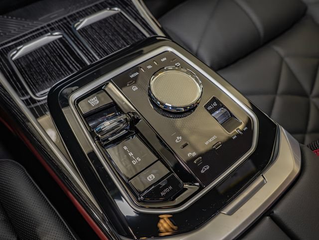 Used 2026 BMW 740i xDrive AWD/4WD image 19