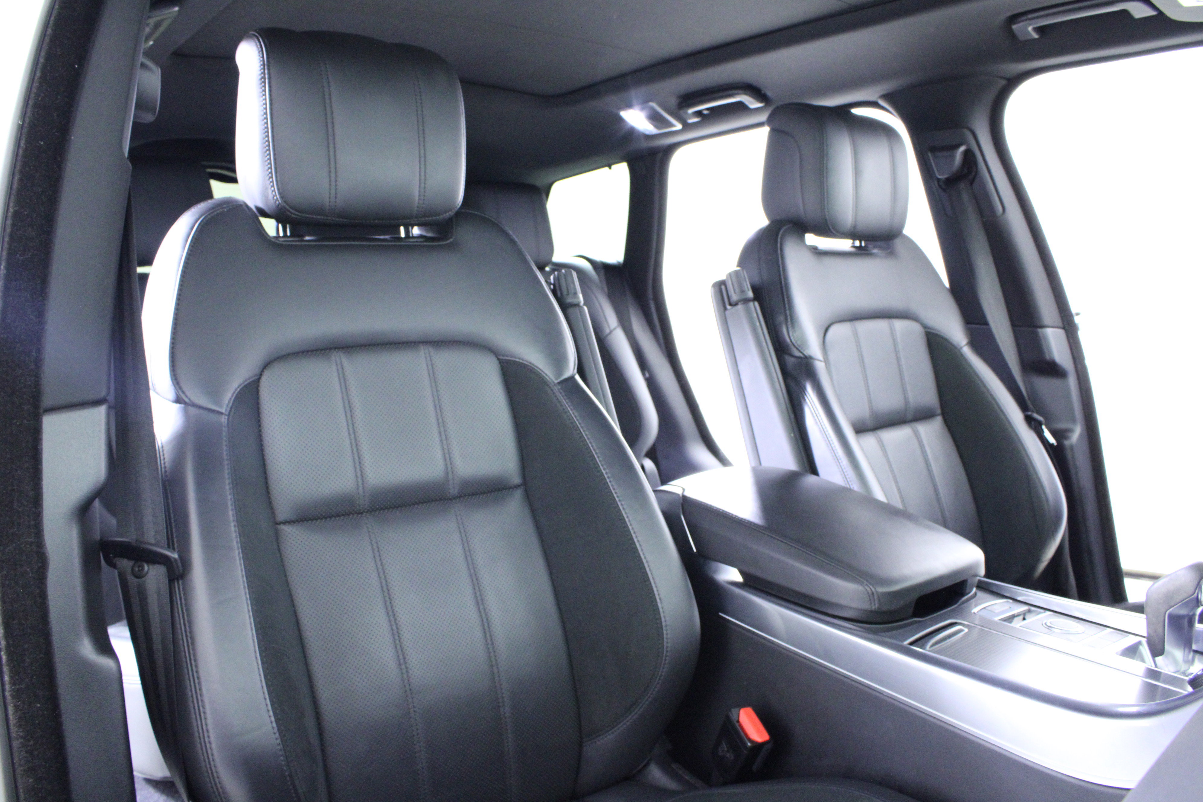 Used 2020 Land Rover Range Rover Sport HST image 18