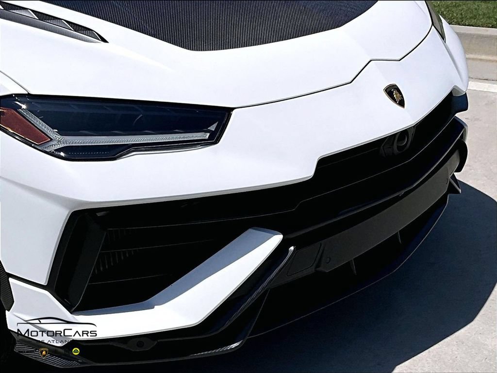 Used 2024 Lamborghini Urus Performante AWD/4WD image 26