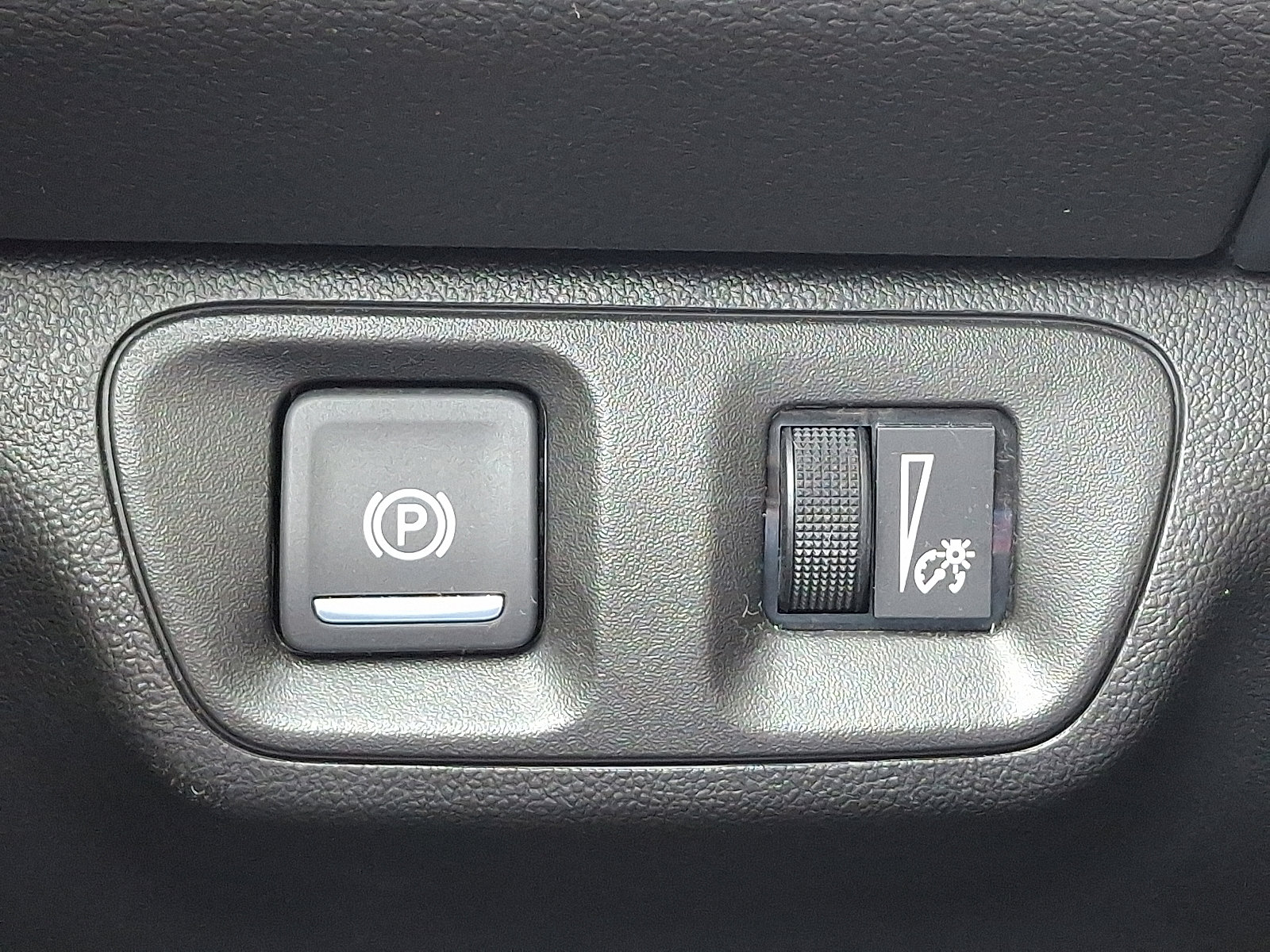 Used 2023 GMC Acadia SLE w/ Driver Convenience Package image 26