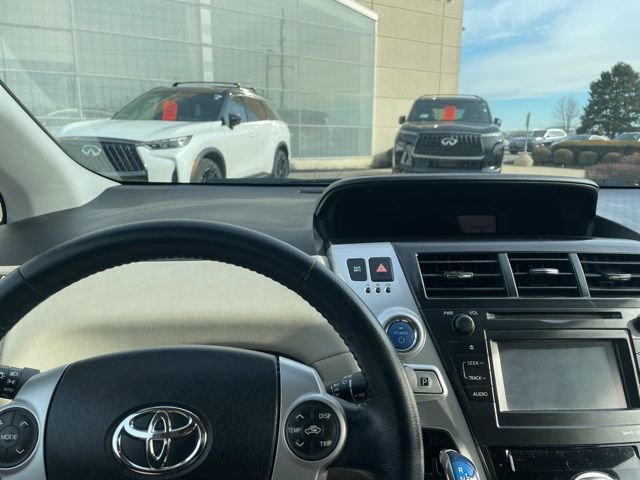 Used 2014 Toyota Prius V Five image 9