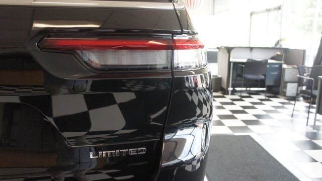 Used 2022 Jeep Grand Cherokee L Limited image 63