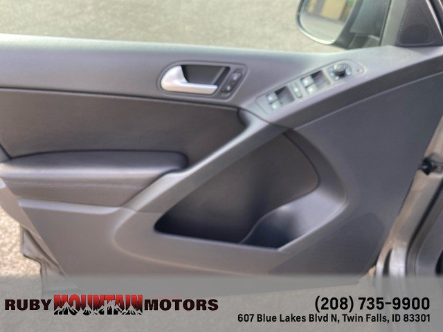 Used 2017 Volkswagen Tiguan S AWD/4WD image 10