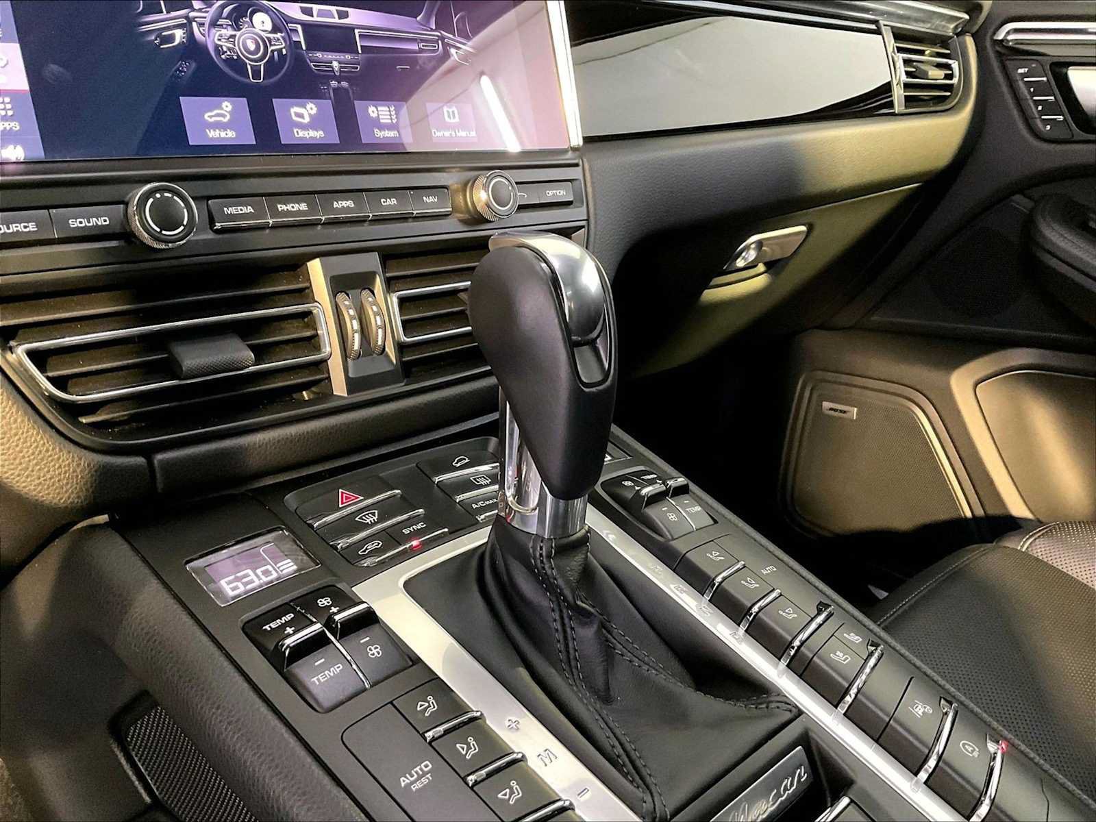 Certified 2021 Porsche Macan S AWD/4WD image 17
