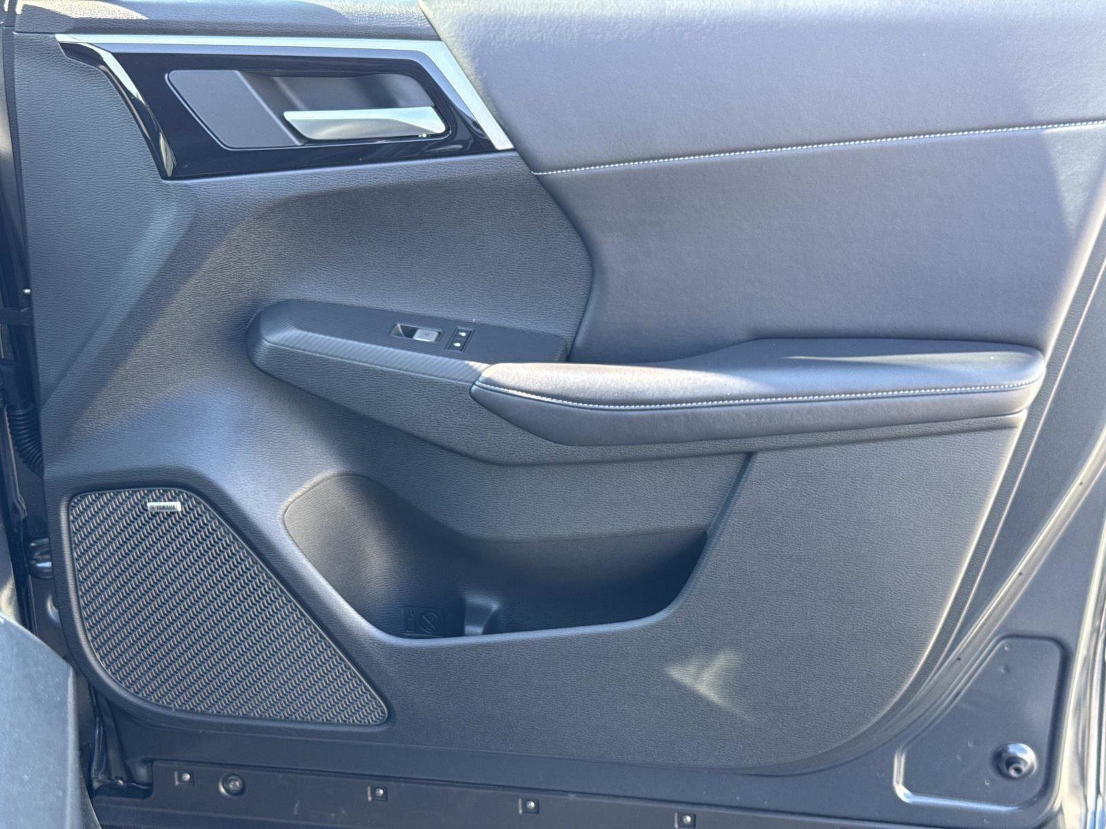 Used 2025 Mitsubishi Outlander SE image 18