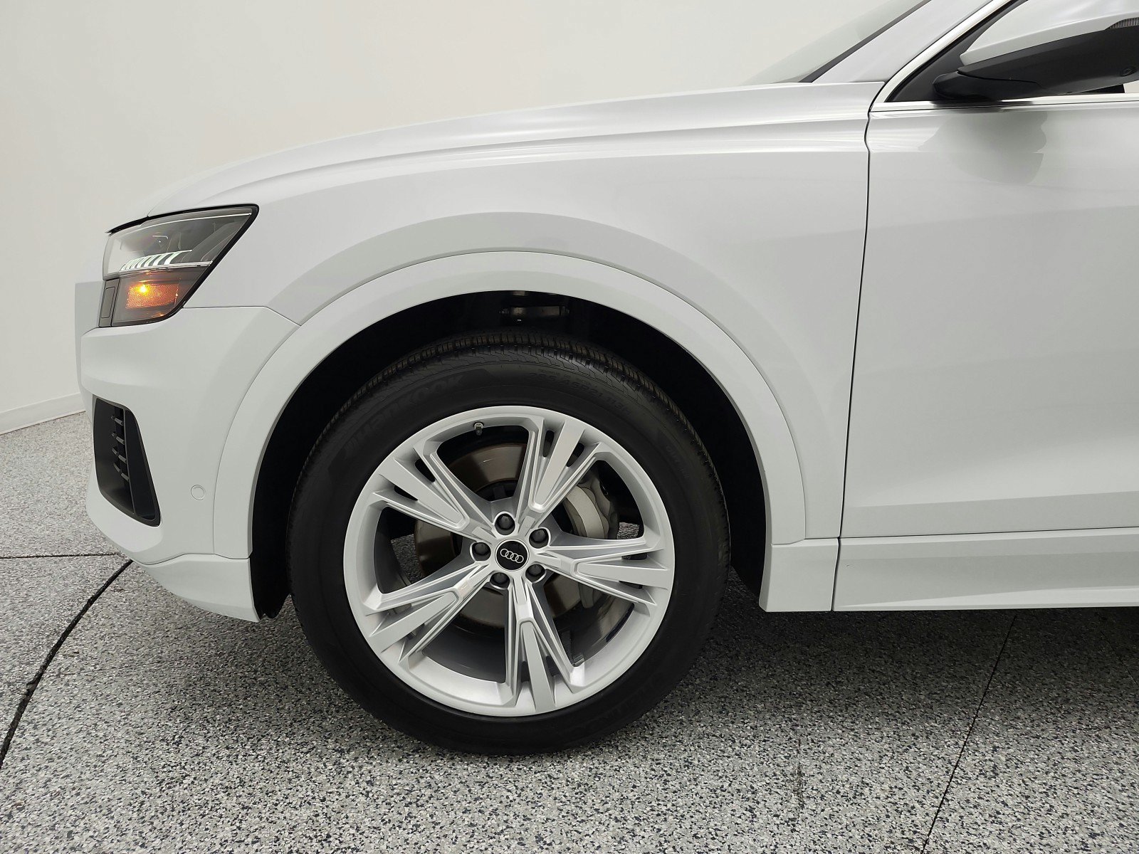 Used 2023 Audi Q8 Premium w/ Convenience Package AWD/4WD image 18