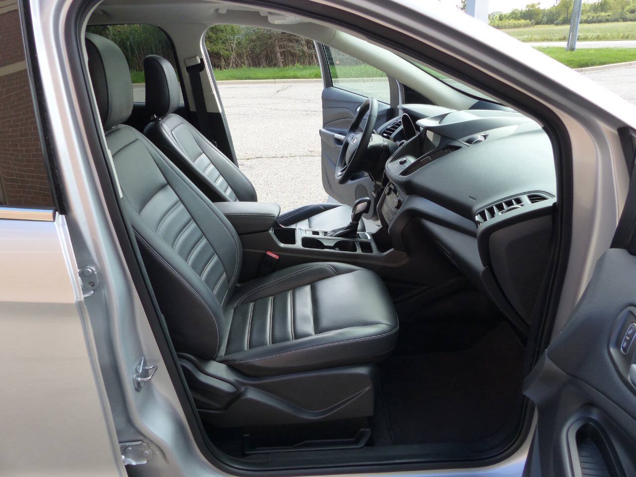Used 2019 Ford Escape SEL FWD image 48