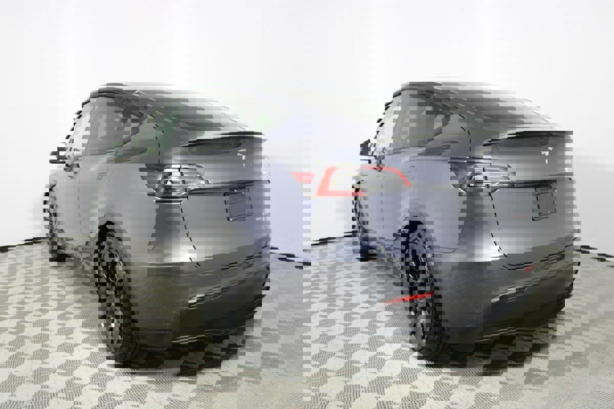 Used 2022 Tesla Model Y Performance image 31
