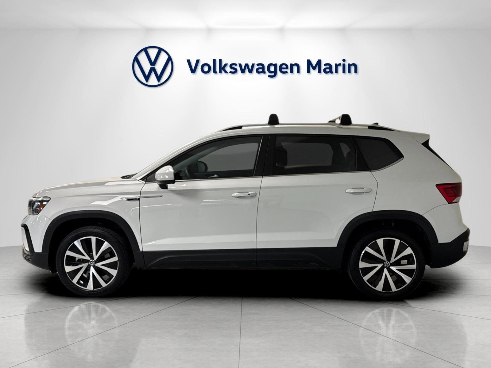 Used 2023 Volkswagen Taos SE FWD image 2