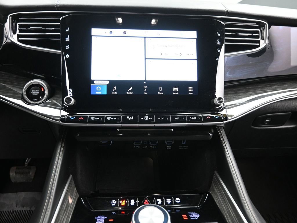 Used 2022 Jeep Wagoneer Series III w/ Premium Group I image 16