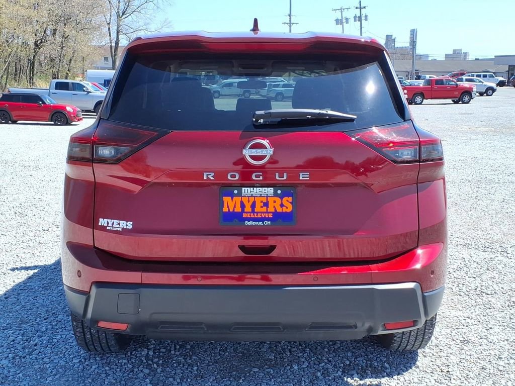Used 2025 Nissan Rogue SV FWD image 7