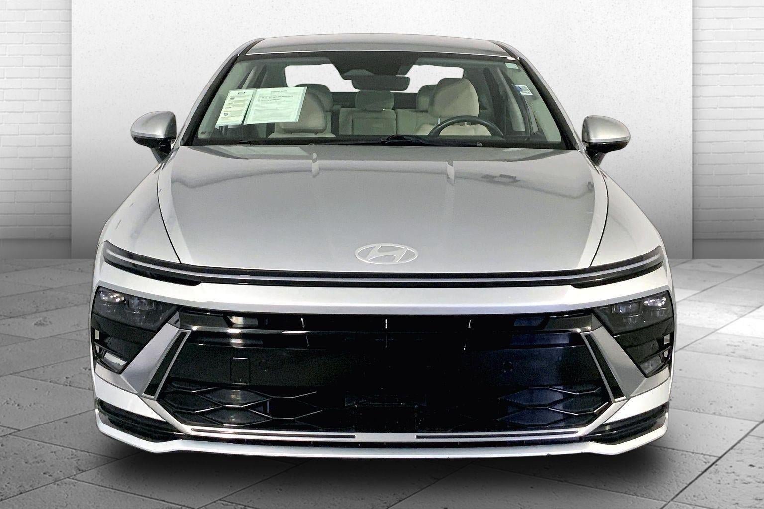 Used 2025 Hyundai Sonata SEL FWD image 2