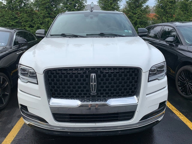 Used 2023 Lincoln Navigator Black Label AWD/4WD image 3