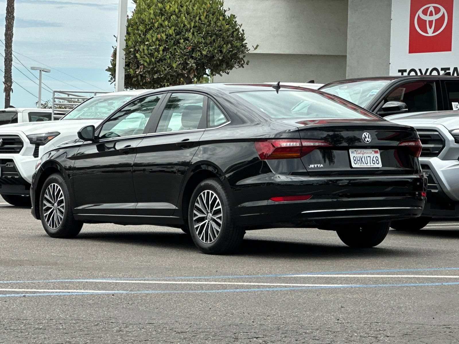 Used 2019 Volkswagen Jetta SE FWD image 3