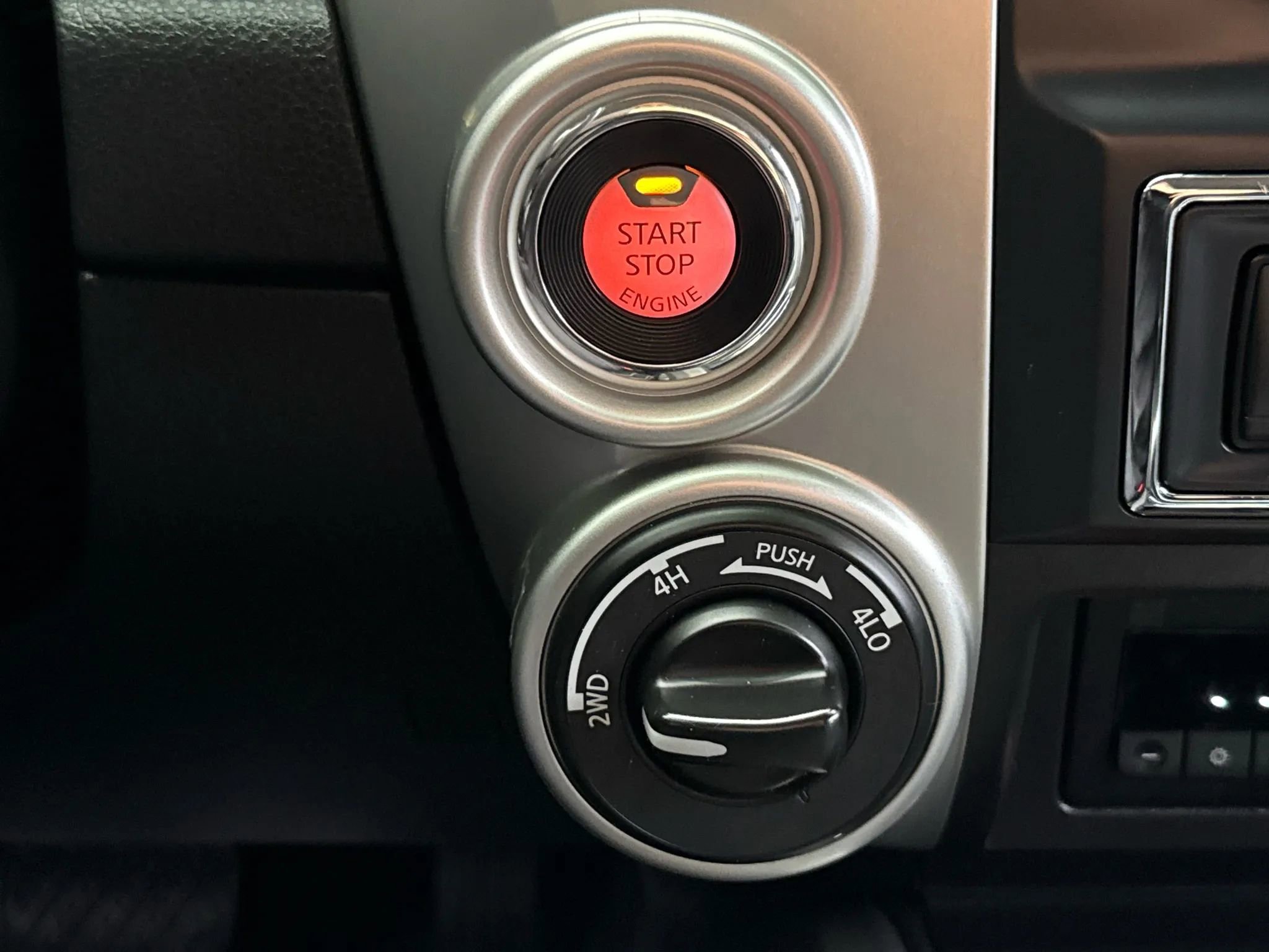 Used 2017 Nissan Titan PRO-4X w/ Pro-4x Convenience Package image 14