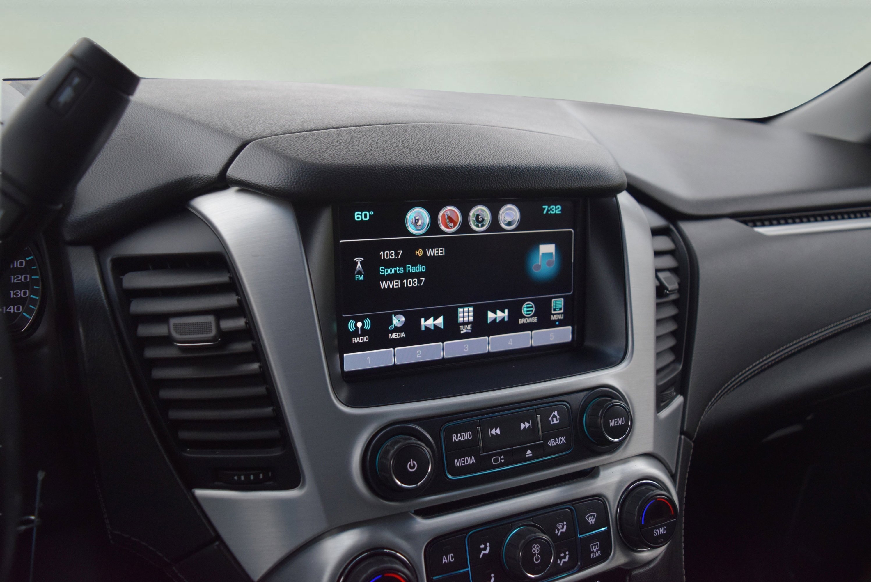 Used 2019 GMC Yukon XL SLE w/ SLE Value Package image 16