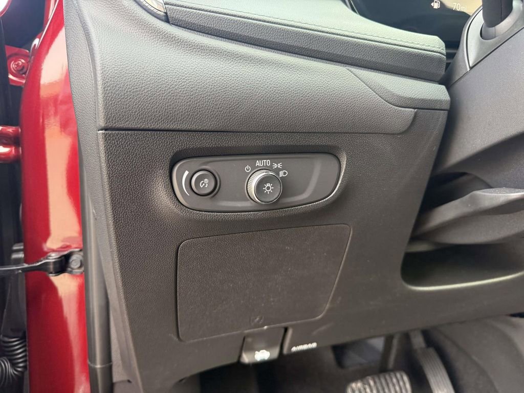 Used 2025 Buick Encore GX Sport Touring image 14