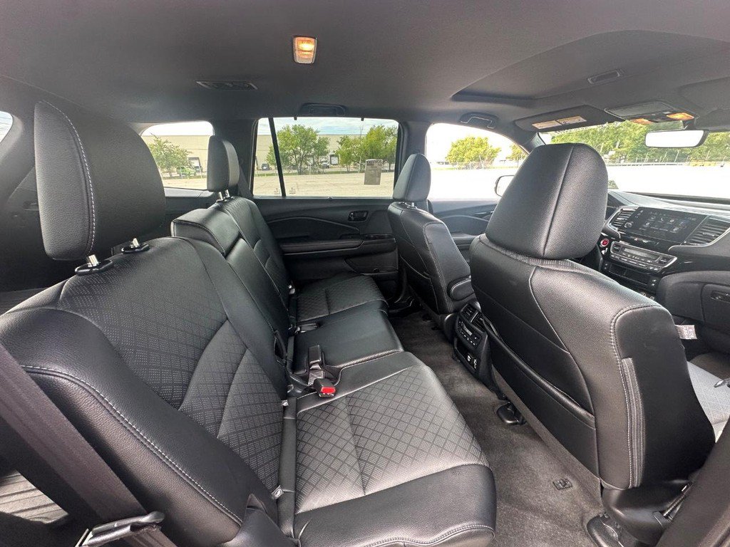 Used 2023 Honda Passport Elite image 16