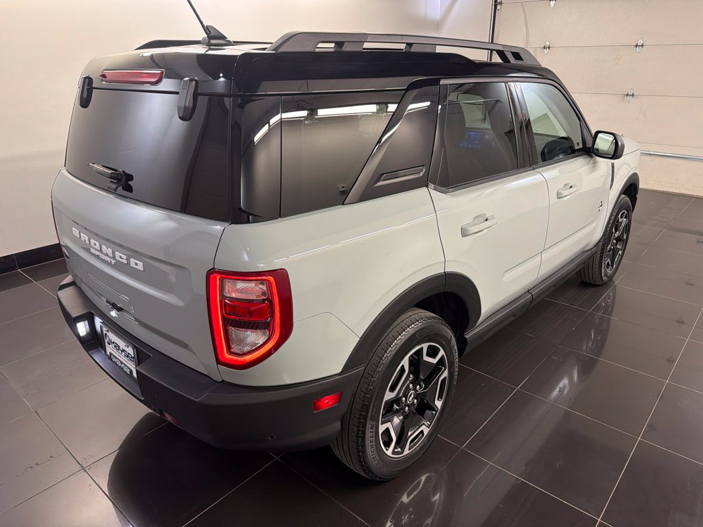 Used 2023 Ford Bronco Sport Outer Banks w/ Tech Package AWD/4WD image 6