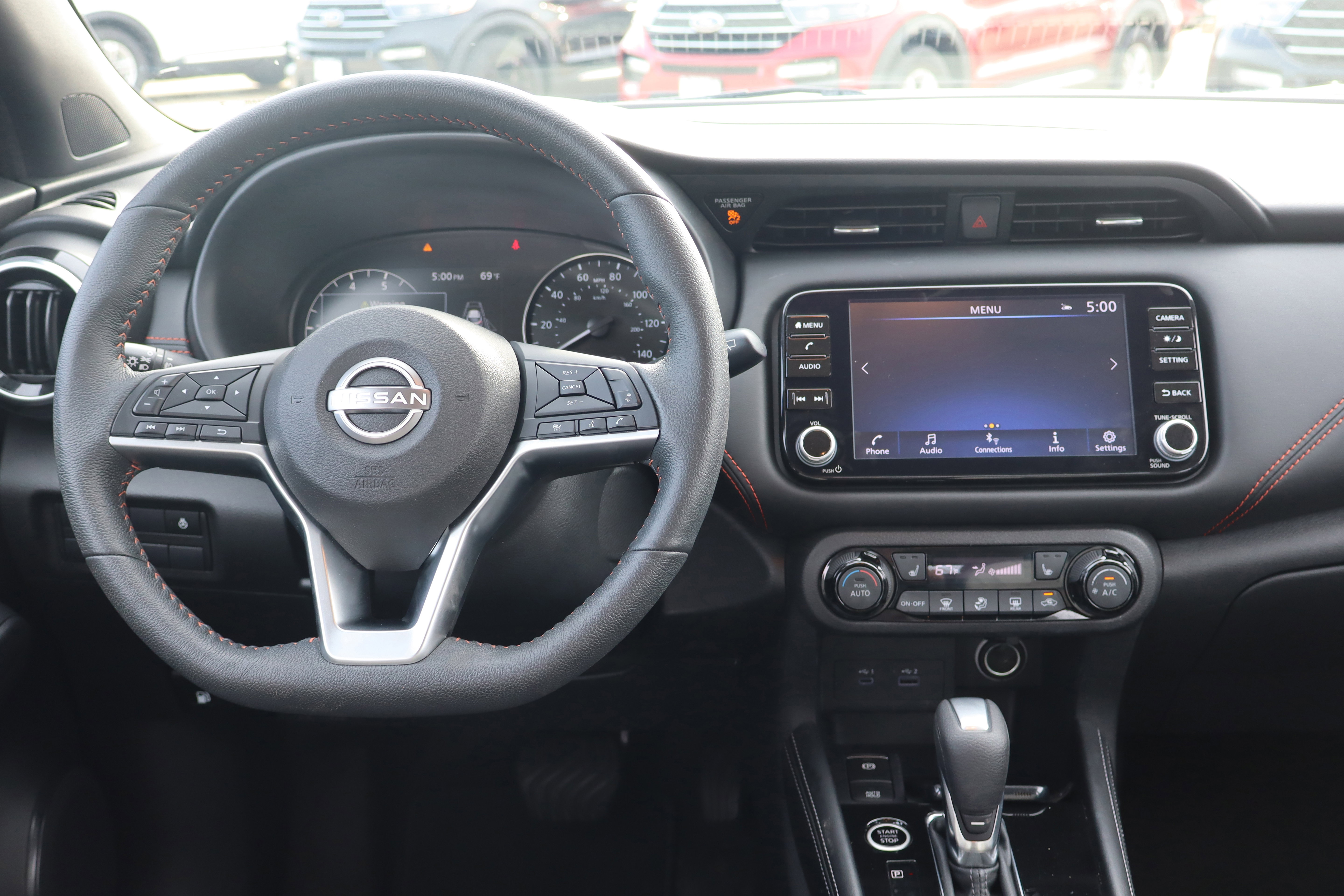 Used 2023 Nissan Kicks SR w/ SR Premium Package image 13
