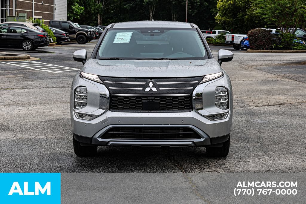 Used 2025 Mitsubishi Outlander SE FWD image 11