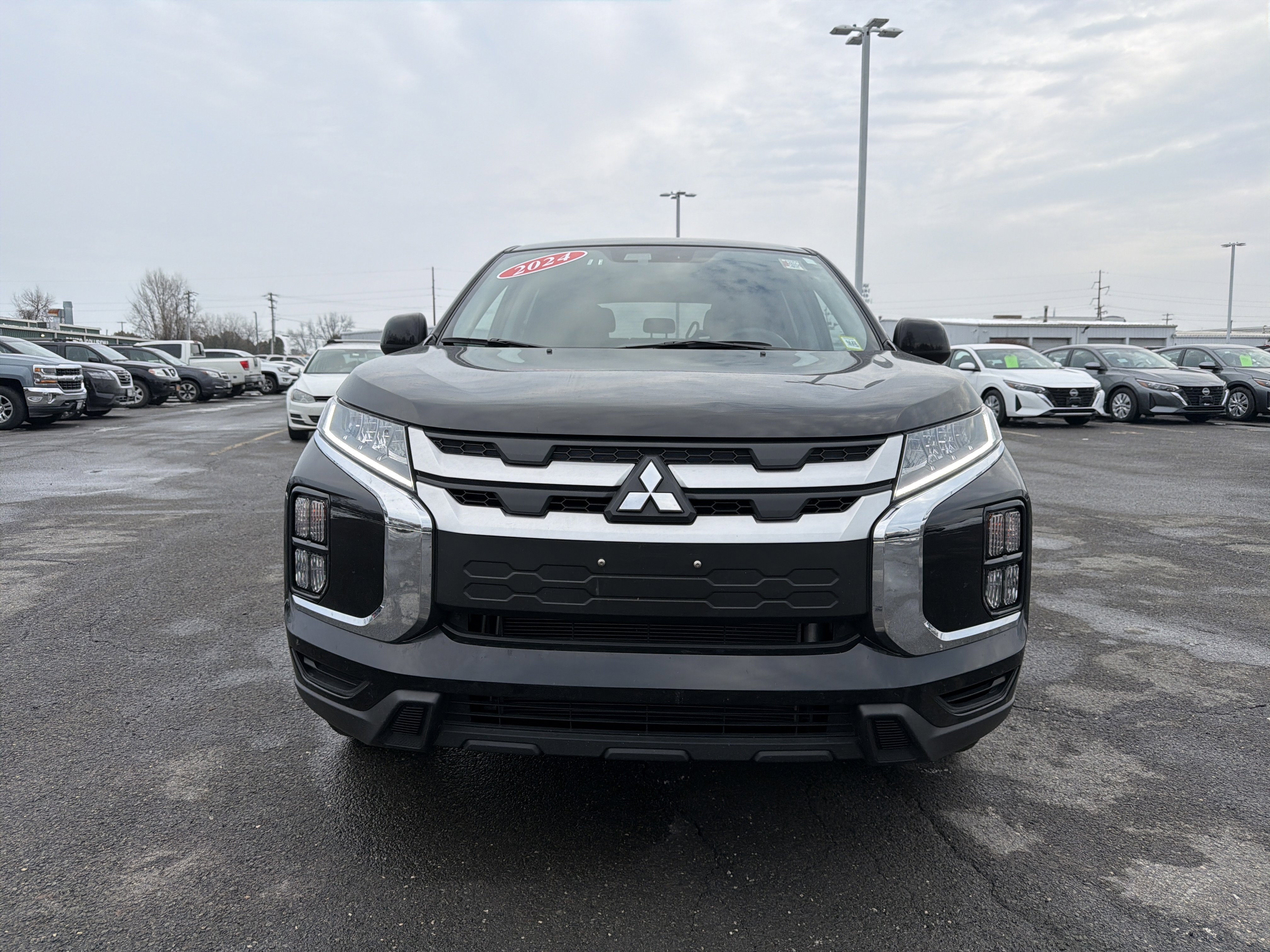 Used 2024 Mitsubishi Outlander Sport ES image 2