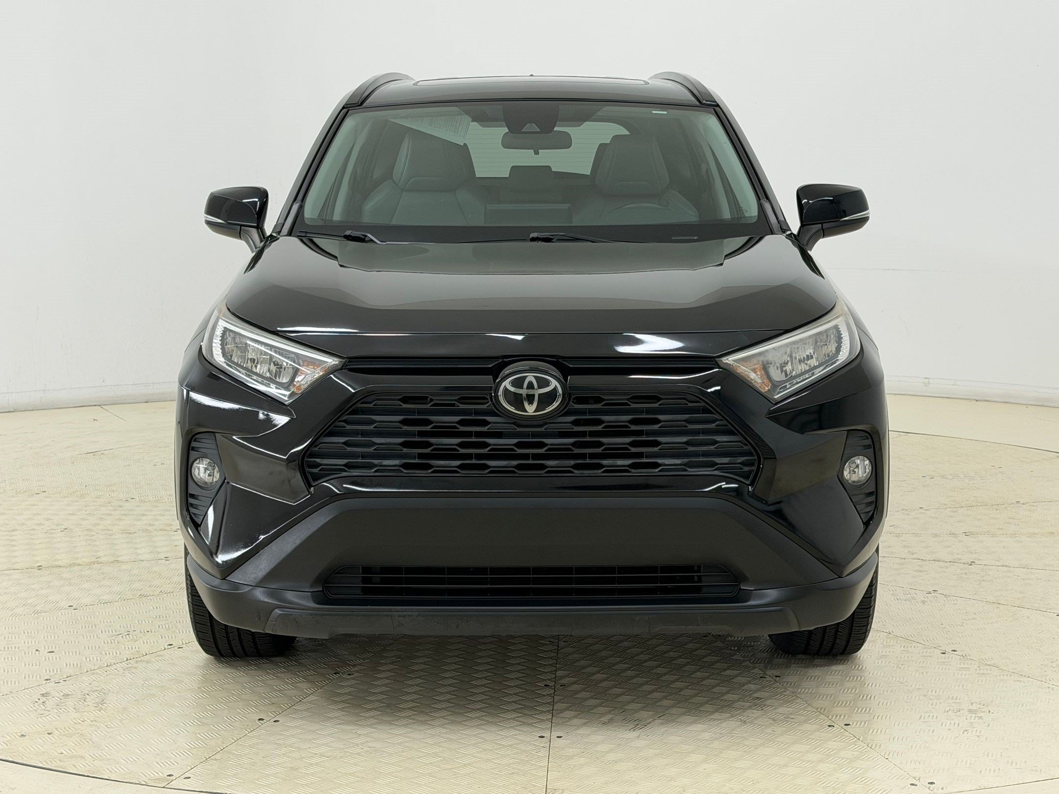 Used 2021 Toyota RAV4 XLE Premium FWD image 6