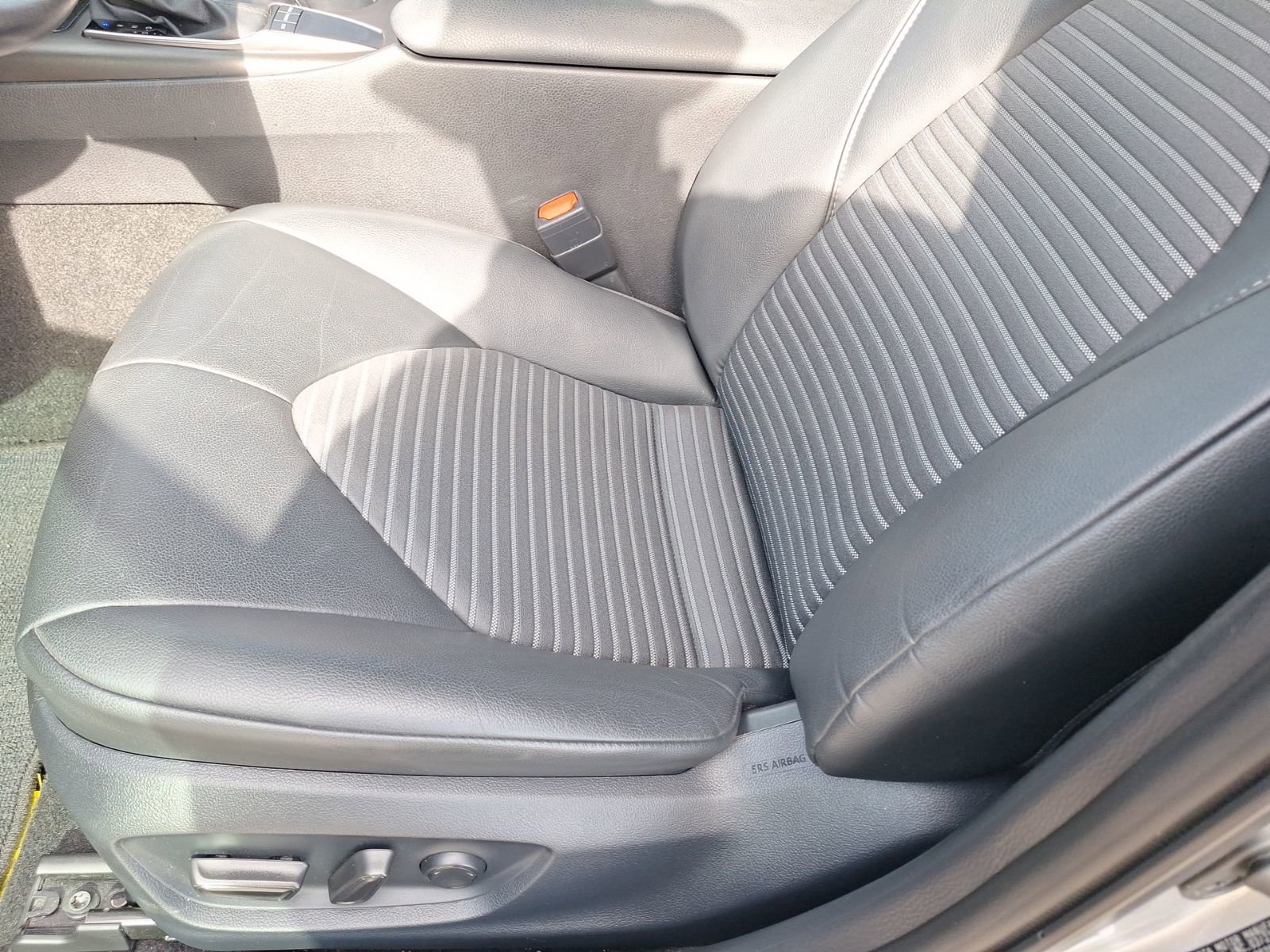 Used 2023 Toyota Camry SE w/ Convenience Package image 15