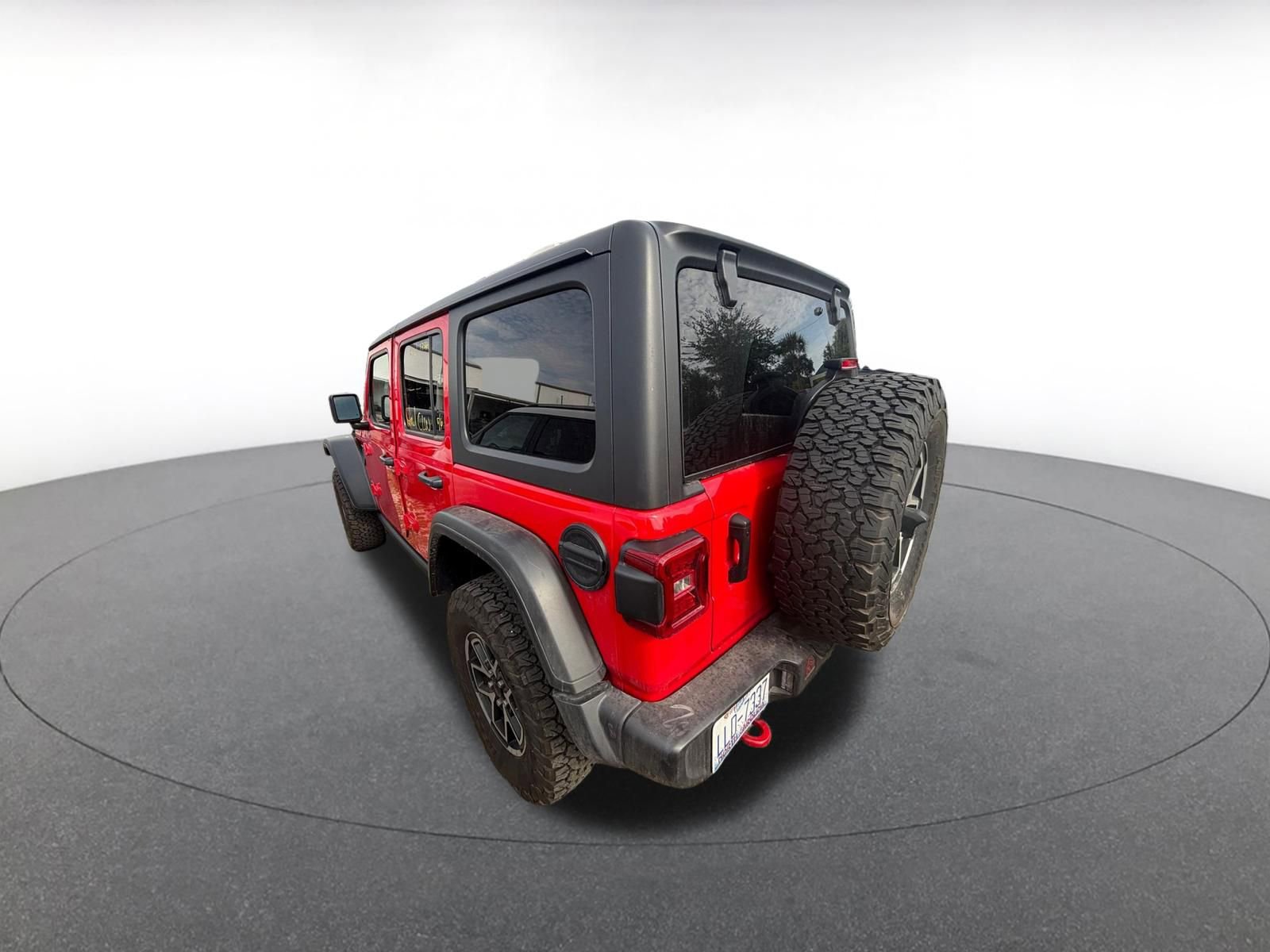 Used 2025 Jeep Wrangler Unlimited Rubicon AWD/4WD image 5