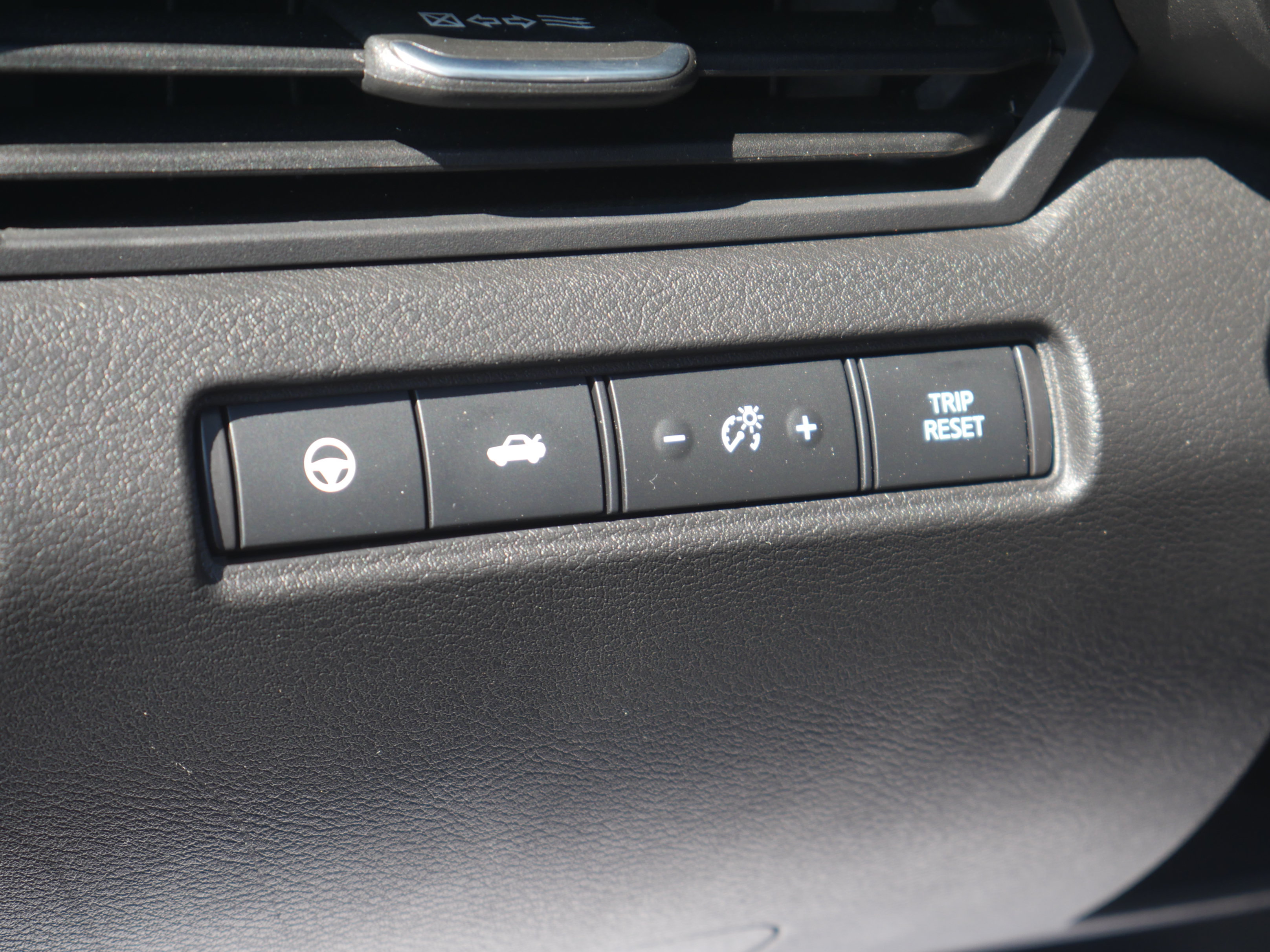 Certified 2023 Nissan Altima 2.5 SV w/ SV Premium Package AWD/4WD image 6