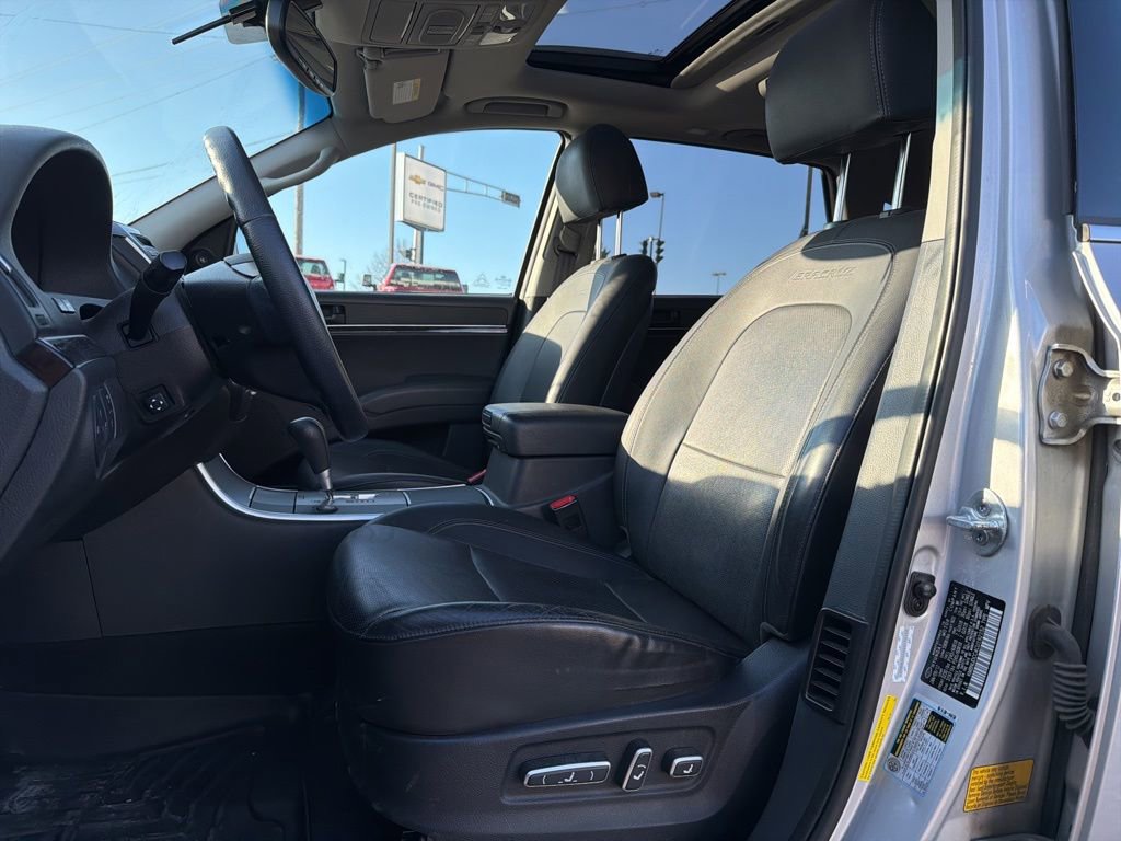 Used 2012 Hyundai Veracruz Limited w/ Entertainment Pkg image 6